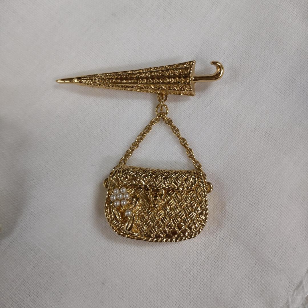 アンティーク風　ブローチ　バッグ　パラソル 　アンティークジュエリー 調