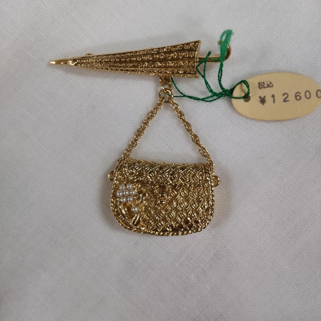 アンティーク風　ブローチ　バッグ　パラソル 　アンティークジュエリー 調