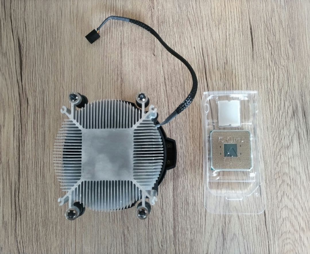 AMD Ryzen 5 3400G CPU リテールクーラー