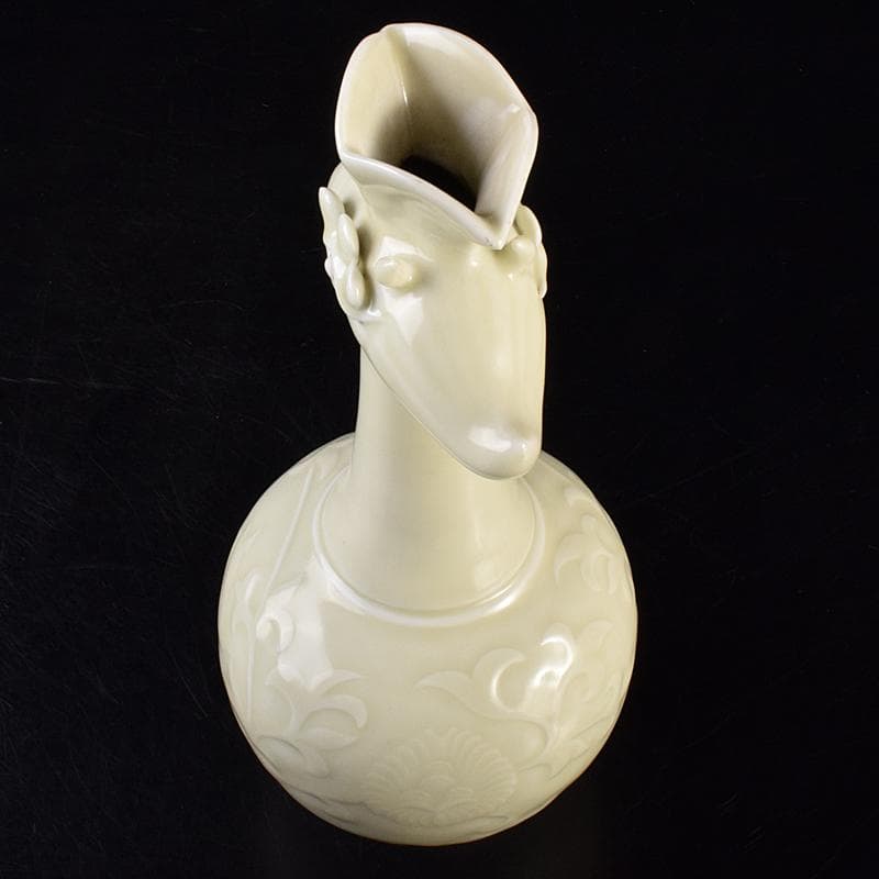 中国　官窯　白磁　陽刻　鳳凰唐草文　鳳首瓶　V　R7679