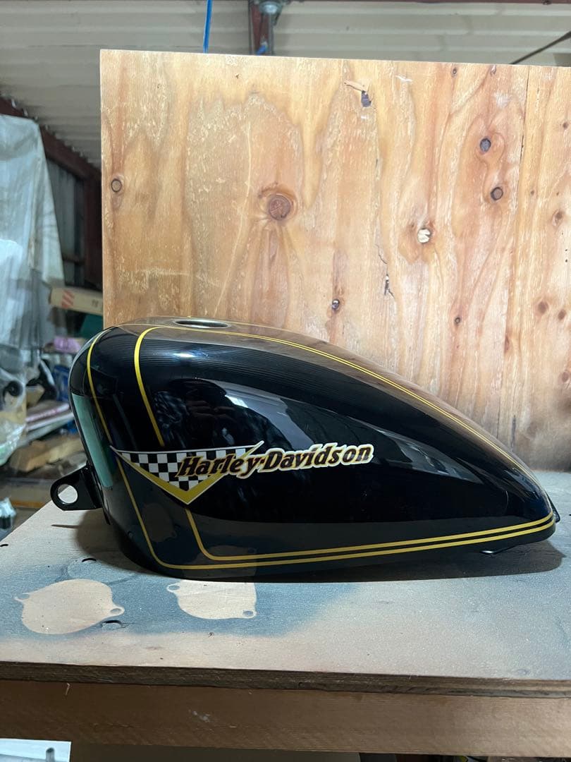 Harley-Davidson 純正品（XL1200S 1996）タンク 黒/金