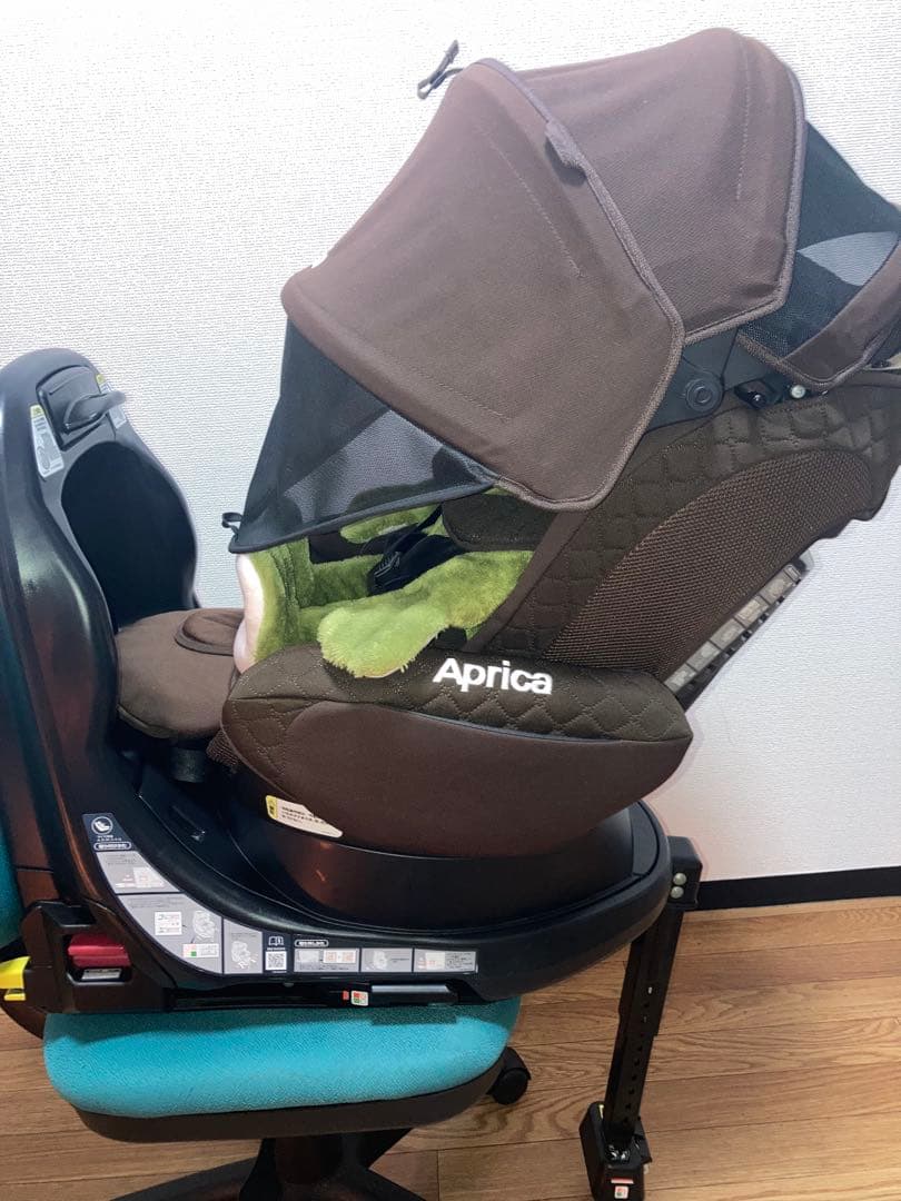 アップリカ⭐️フラディアグロウデラックスISOFIXチャイルドシートクリーニング済