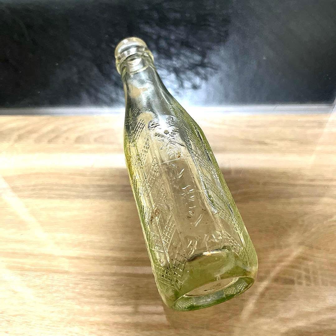 骨董　大正　炭酸飲料瓶　伊藤常三郎　星矢印※レモンサイダー　飴色ゆらゆら瓶ウラン