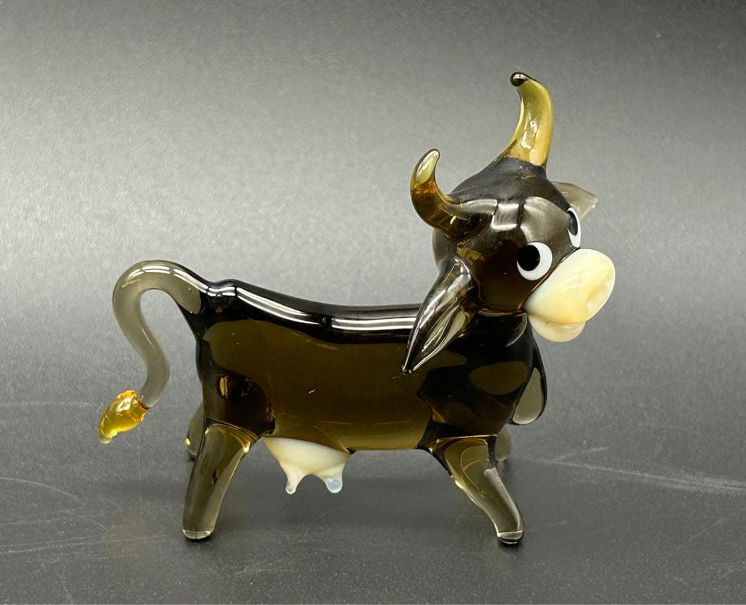 ガラス　チェコスロバキア　フィギュリン　牛　ビンテージ　コレクション　専用箱あり