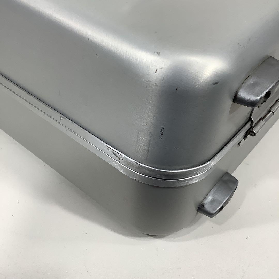1124Z ゼロハリバートン アタッシュケース シール跡あり