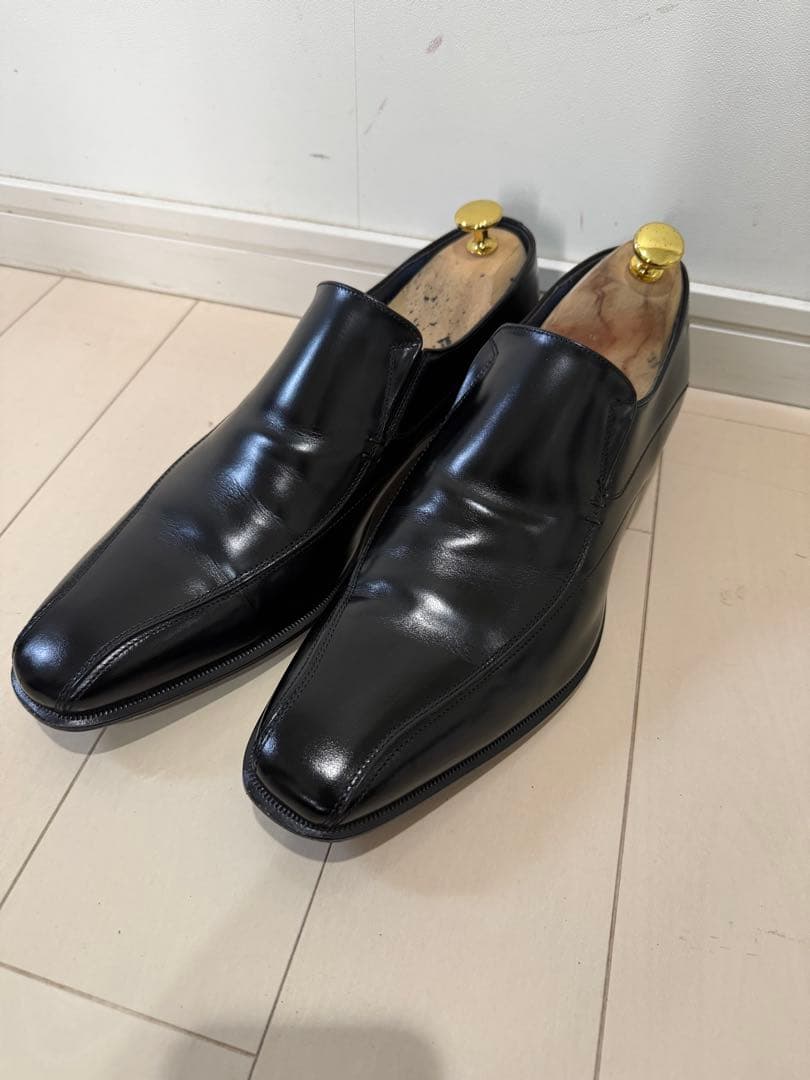 REGAL ブラックレザー スリッポンシューズ