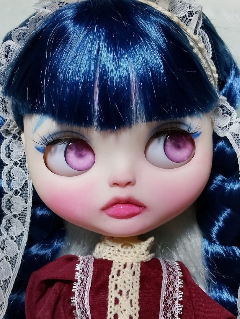 カスタムアイシードール 青髪の女の子 くびかしげ アウトフィット付き