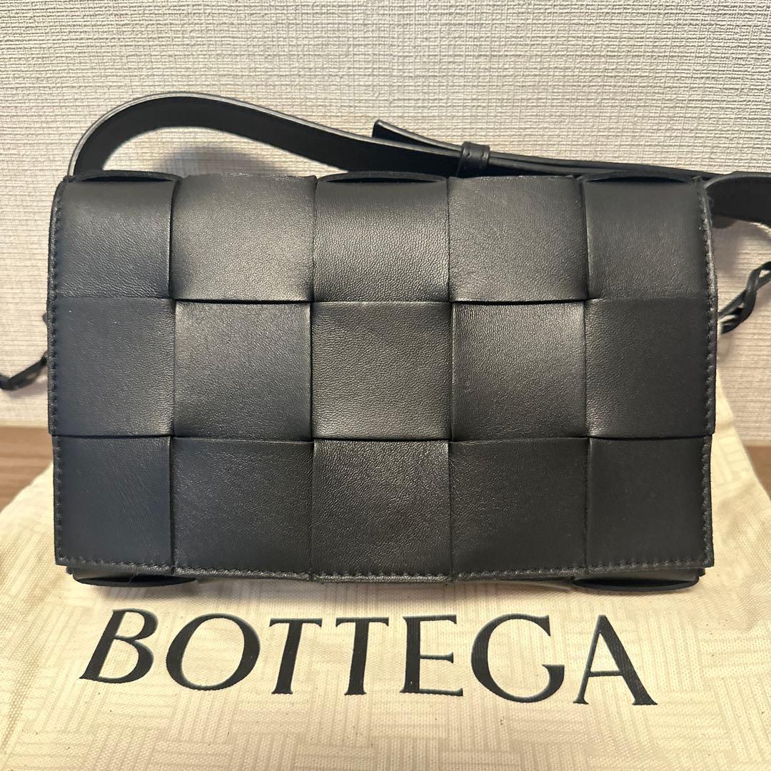 【BOTTEGA VENETA】『カセット』レディース ショルダーバッグ
