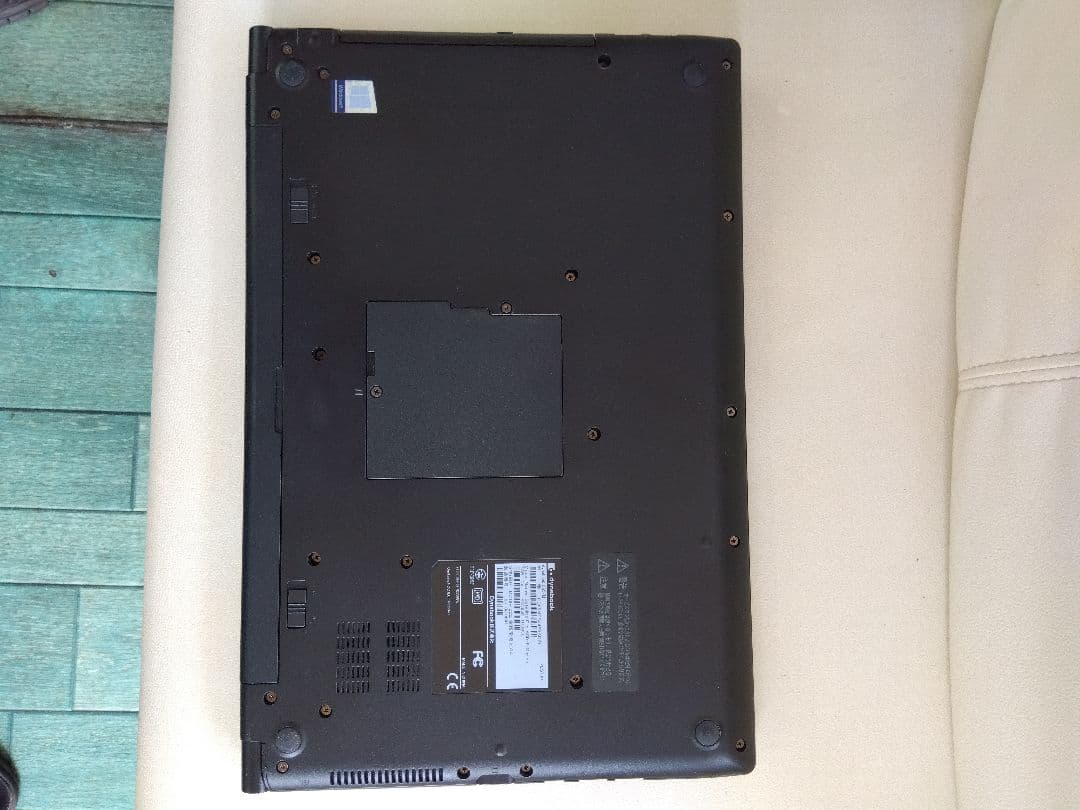 Toshiba B65/m 第8世代i5 メモリ8GB ストレ−ジ120GB新品