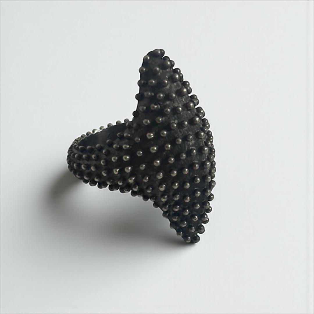 松本潤着【Ugo Cacciatori 】ウーゴカッチャトーリシルバーリング