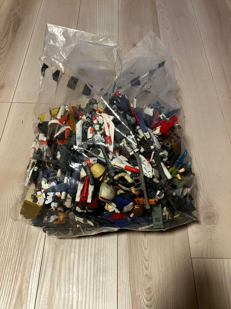 【ジャンク品】フィギュア、食玩等、約4〜5kg