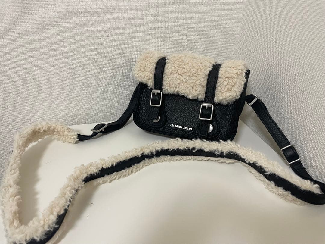 ドクターマーチン　サッチェルバッグ　Dr.Martens