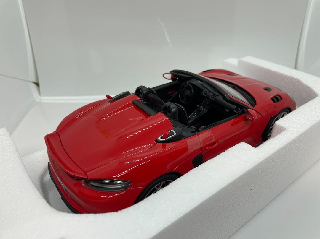 304-040 ノレブ 1/18 ポルシェ 718 スパイダー RS 2023