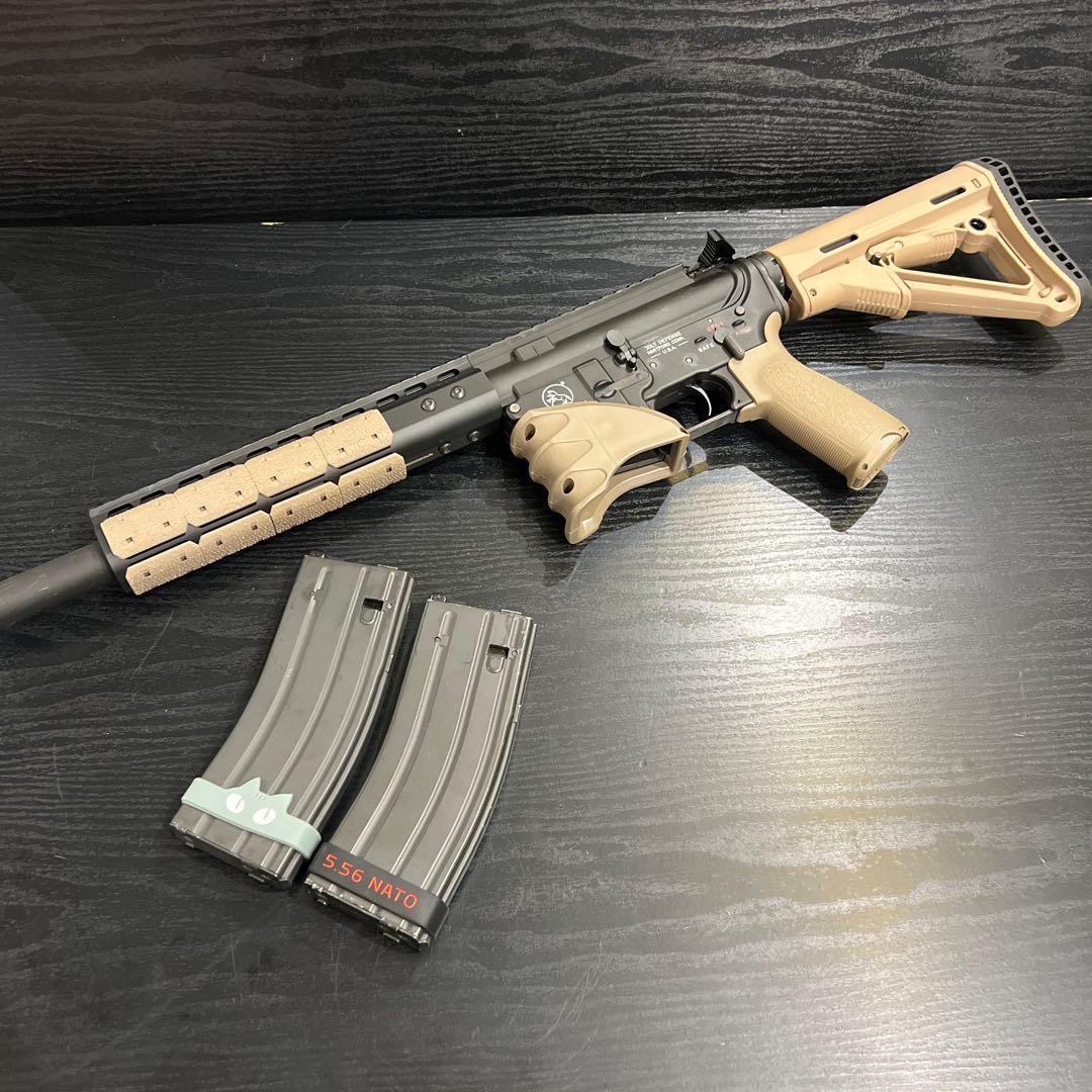 東京マルイ　M4MWS カスタム品　ガスブローバックライフル　マガジン2本