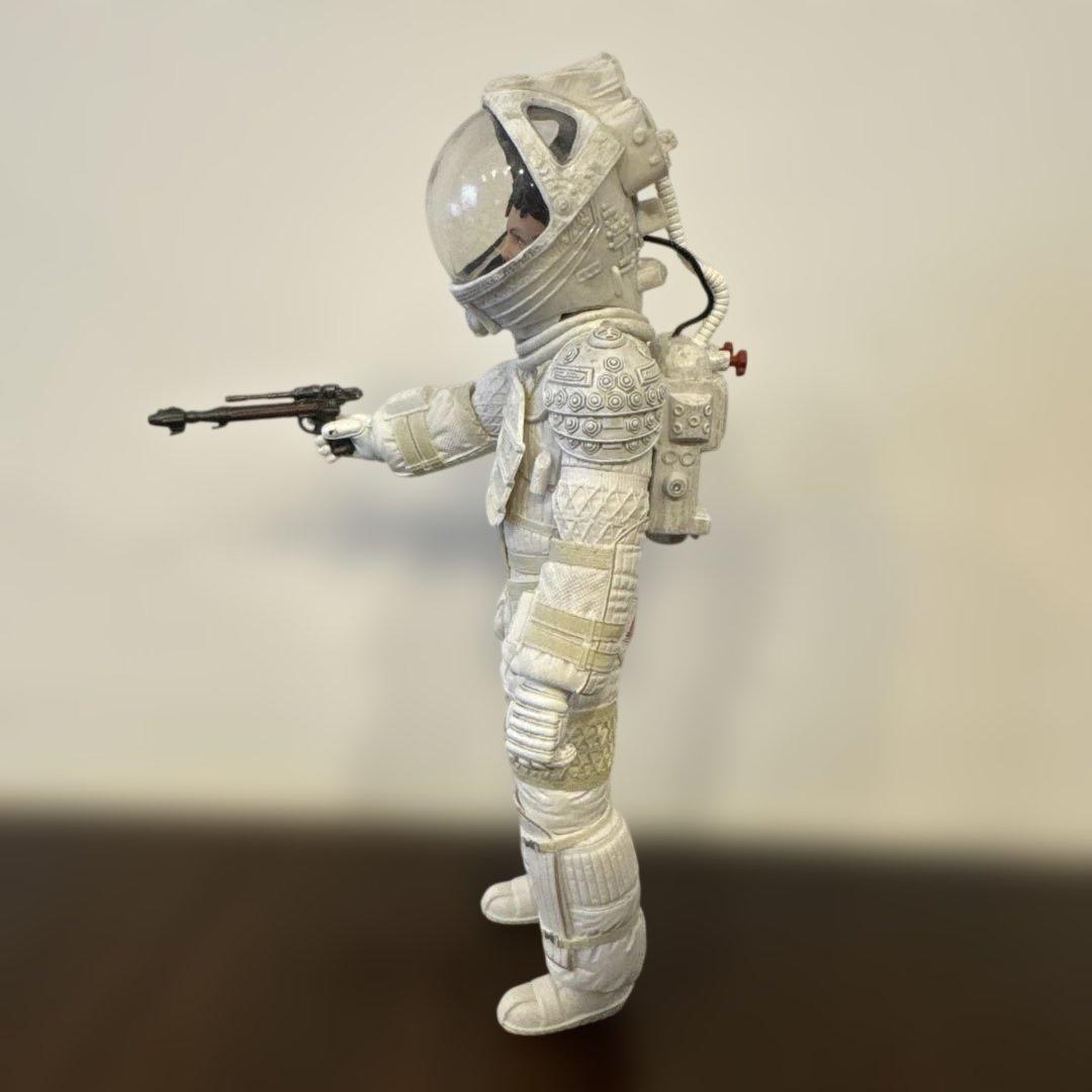NECA ALIEN Ripley スペーススーツ アクションフィギュア