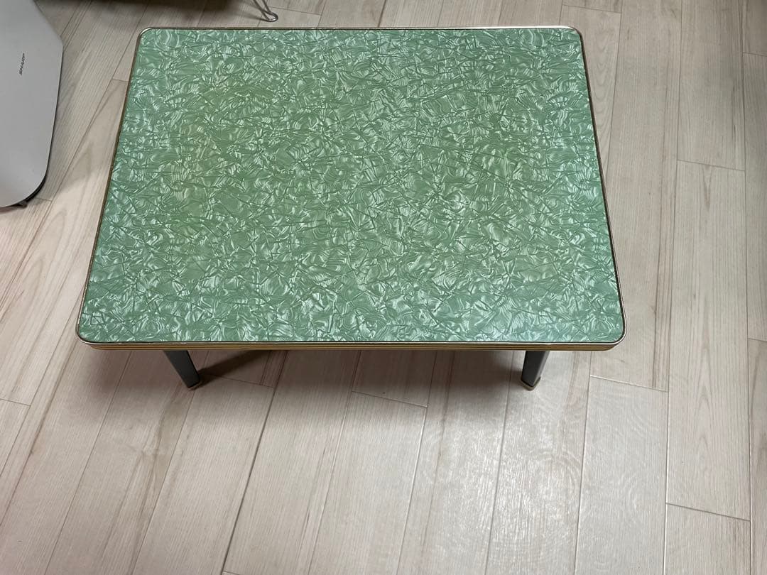 超昭和レトロ、折りたたみ式木製テーブル 緑色パターン
