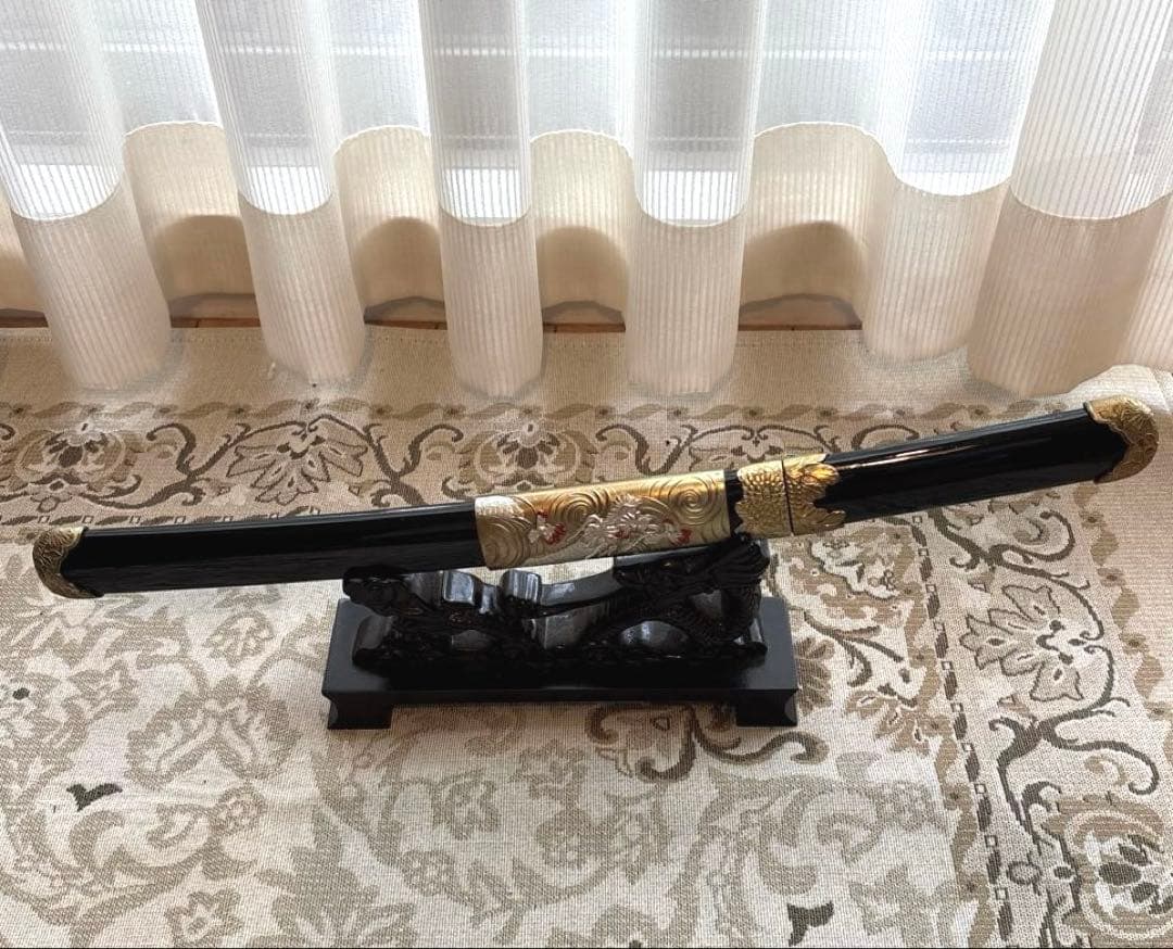 金色の龍、鶴 、亀 彫刻　刀掛け セット 模造刀