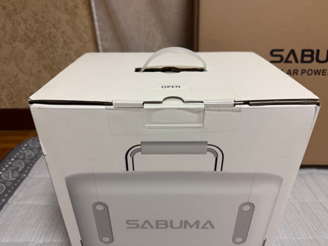 【未使用】同一メーカーSABUMA ポータブル電源・純正ソーラーパネル2点セット