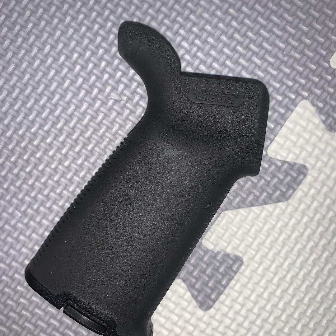 マグプル　ストック　グリップ　実物