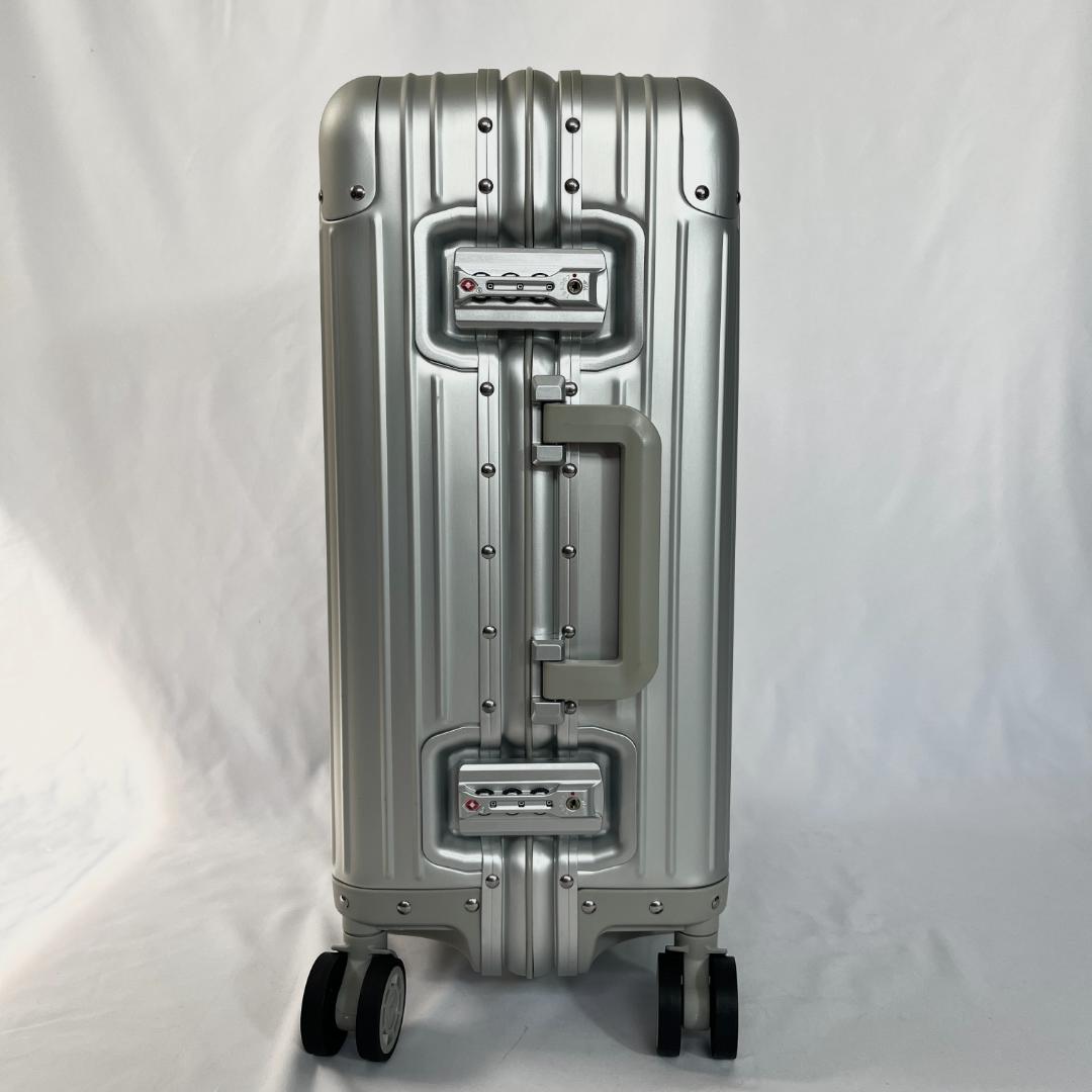 未使用 メルセデスベンツ キャリーケース スーツケース アルミ 機内持込 32L