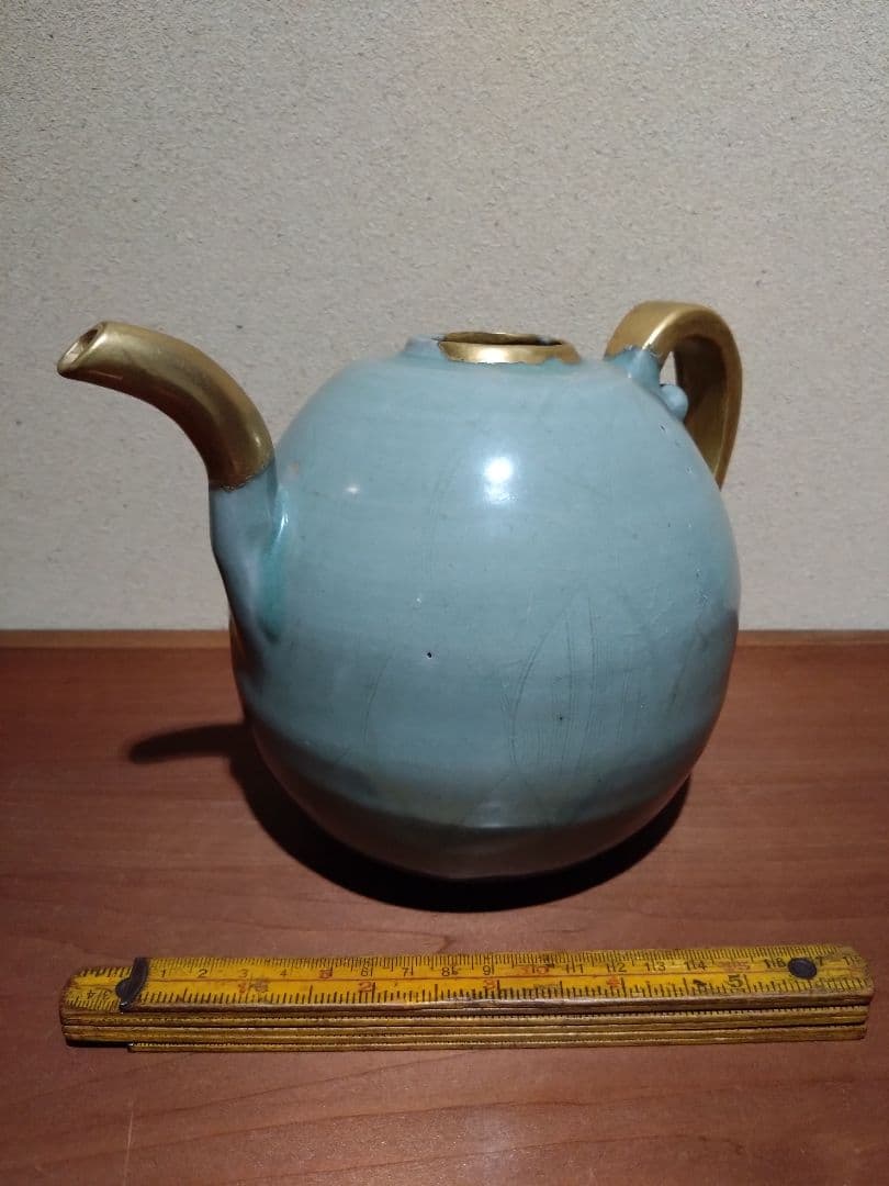 高麗青磁 線刻 水柱