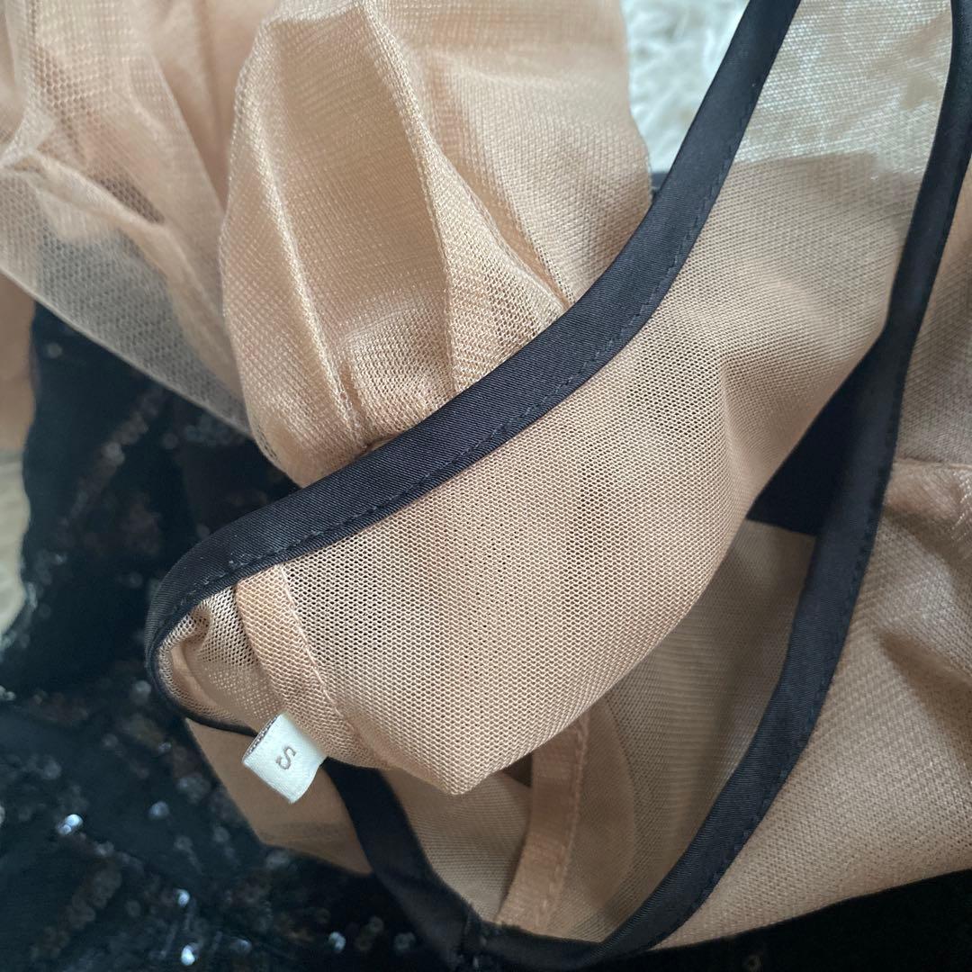 豆侍(土日も発送します)Leja レジャ　シアーパフスリーブペプラムス