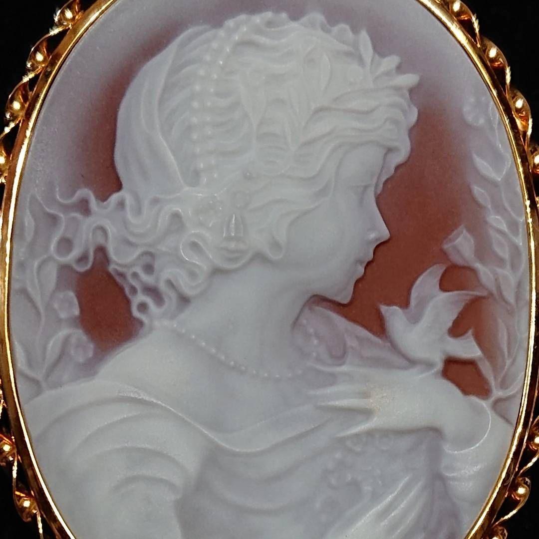 【処分価格☆】カメオ 手彫り K18枠 ブローチ ペンダントトップ 美品