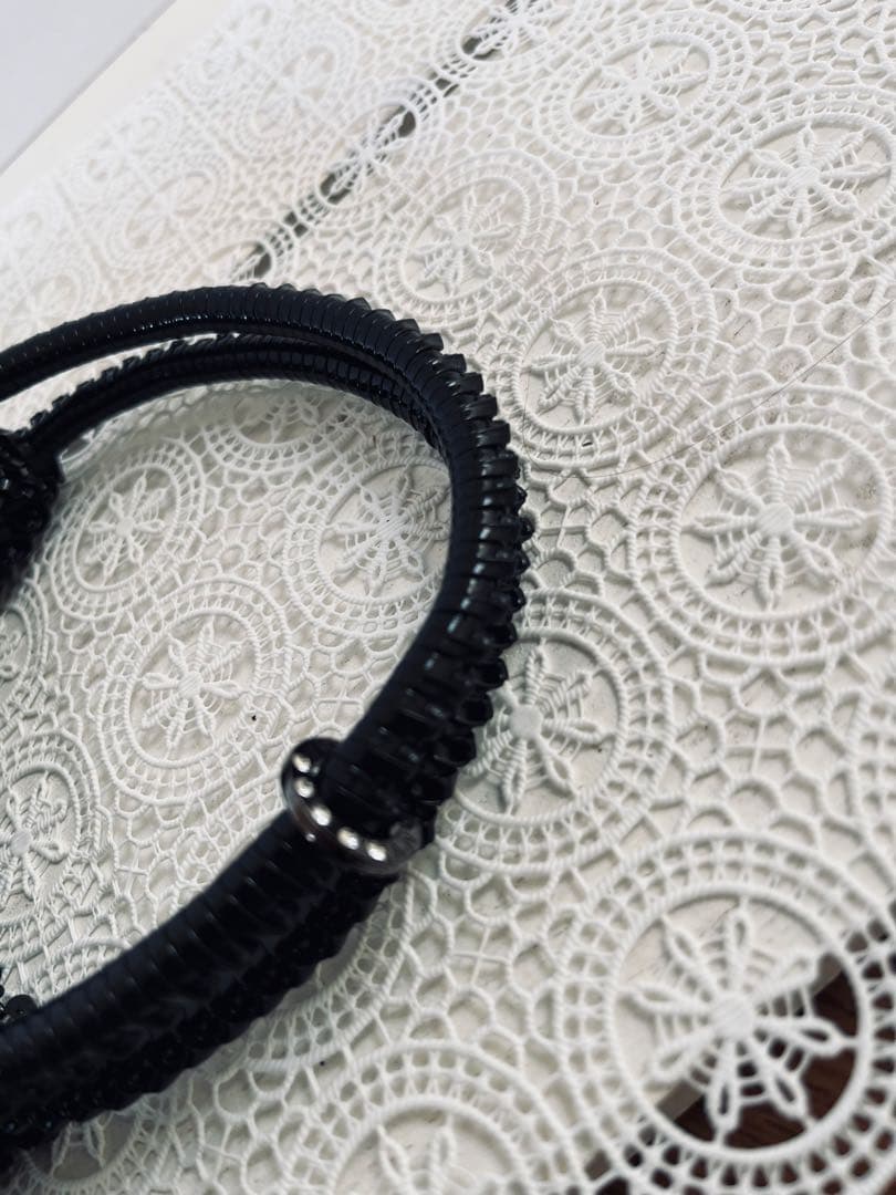 アンテプリマのラメビーズ編みブラックバック