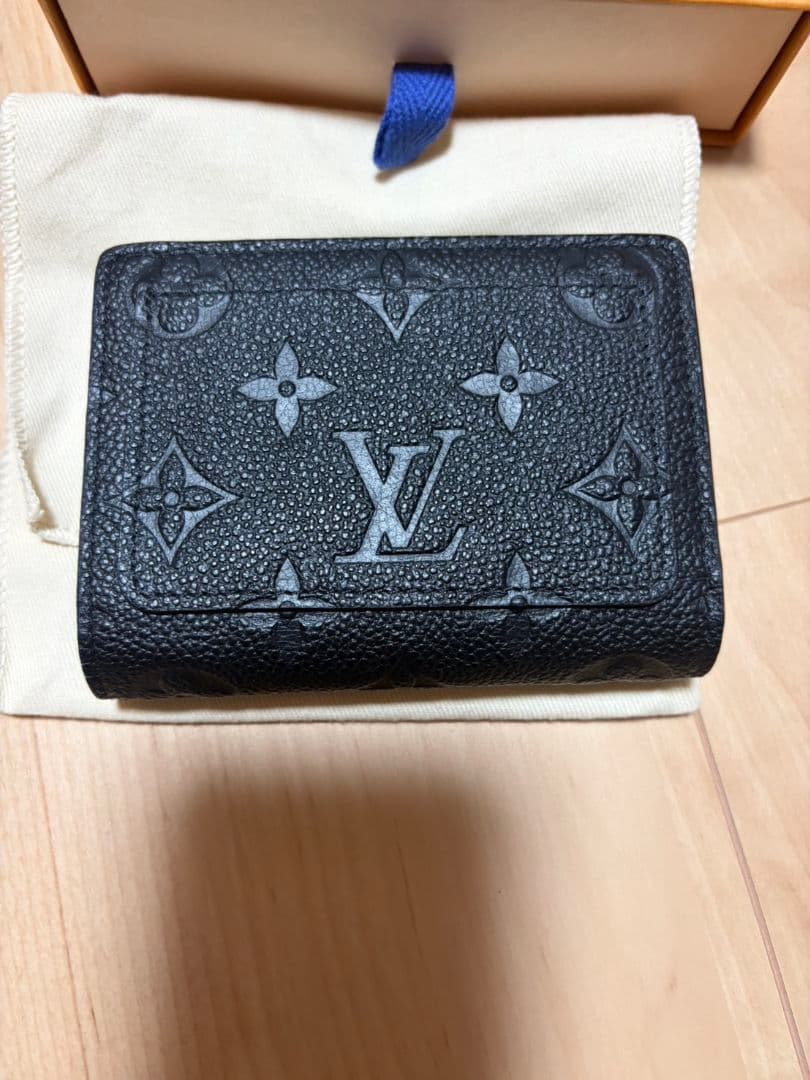 美品　ルイヴィトン　ポルトフォイユ・クレア二つ折り　サイフ　ブラック