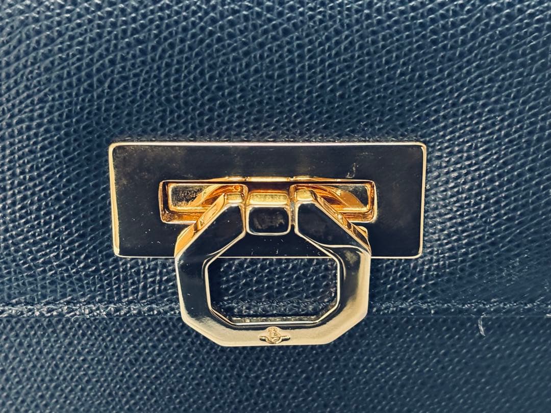 カルボッティ　エレナ