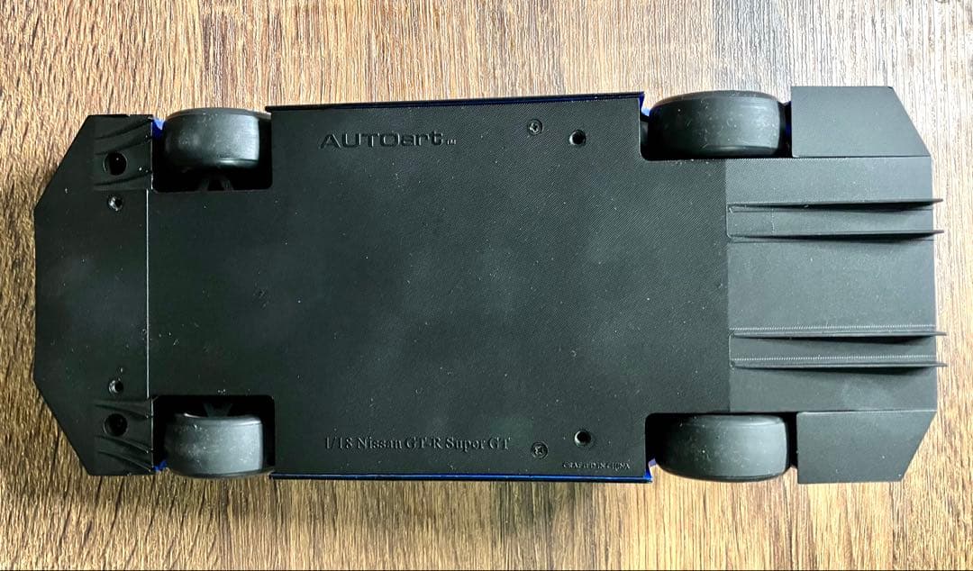 オートアート Nissan Calsonic GT-R R12 1/18