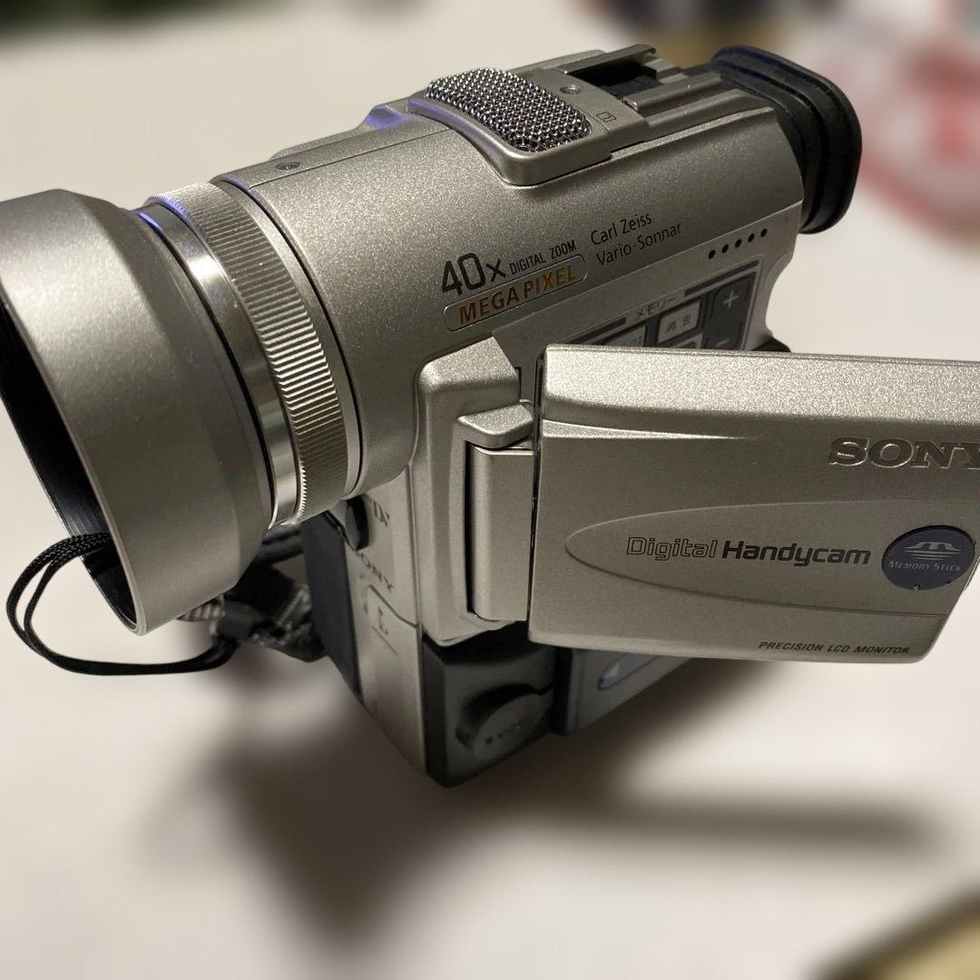 美品動作品　SONY miniDV HANDYCAM DCR-PC100 ①
