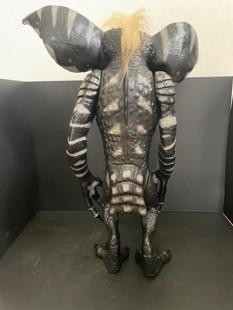 グレムリン　19インチ　ストライプ モノクロVer