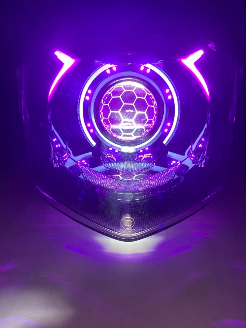 最新型 シグナスX 4型 デビルアイ プロジェクターヘッドライト レインボー