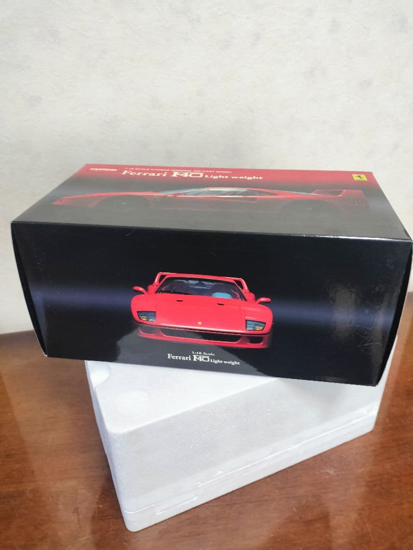 京商1/18フェラーリF40ライトウエイト（レッド）