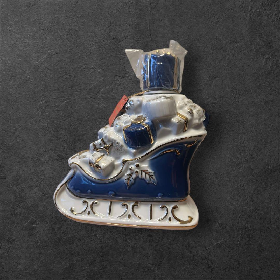 サントリー ブランデー エクストラ クリスマスボトル（そり型陶器ボトル）