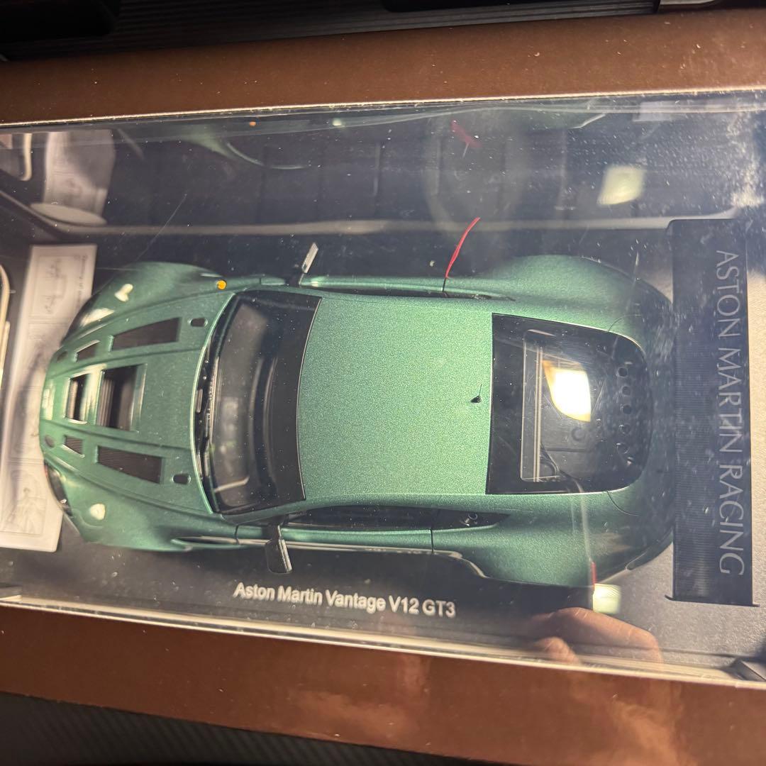 絶版未開封品オートアート1/18アストンマーティンVANTAGE V12 GT3