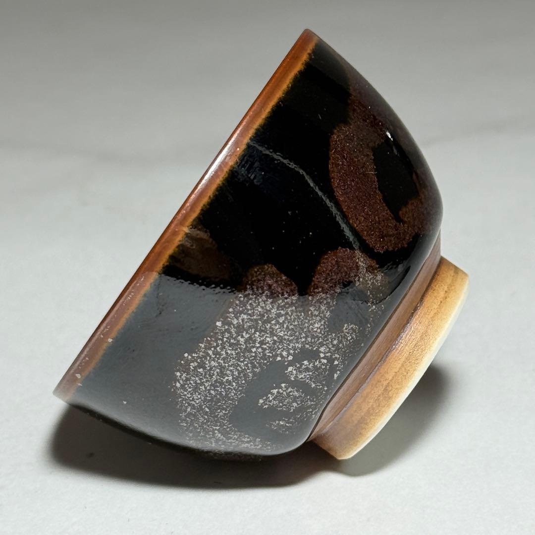 ◆文化勲章受賞作家【青木龍山】本人作 天目花紋ぐい呑 四方桟共箱・共布付 酒器◆