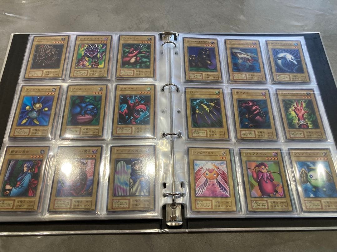 な*ん様 遊戯王　初期　ノーマル　まとめ売り　ファイルつき