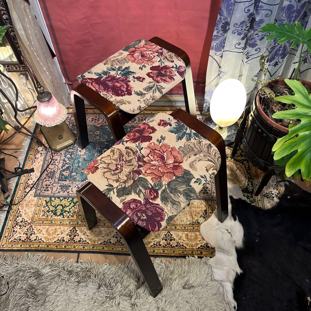 ２脚セット　美品　クラッシックファブリック　エレガントスツール