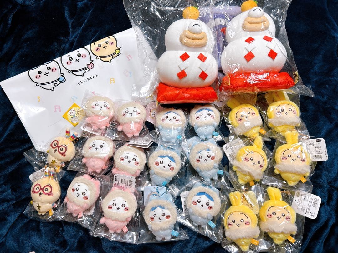 ちいかわ　フッサフッサなパジャマ　光る輪っかをつけたうさぎ　オデみもちぬいぐるみ