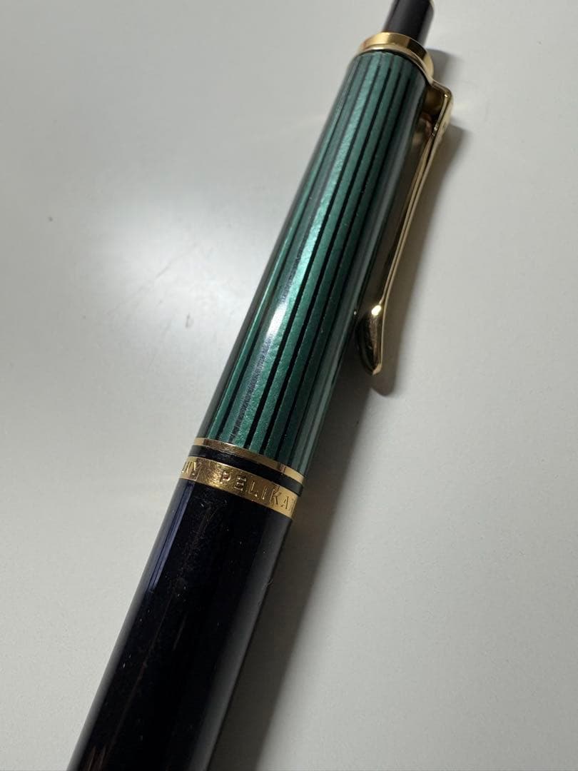 ペリカン　ボールペン 緑