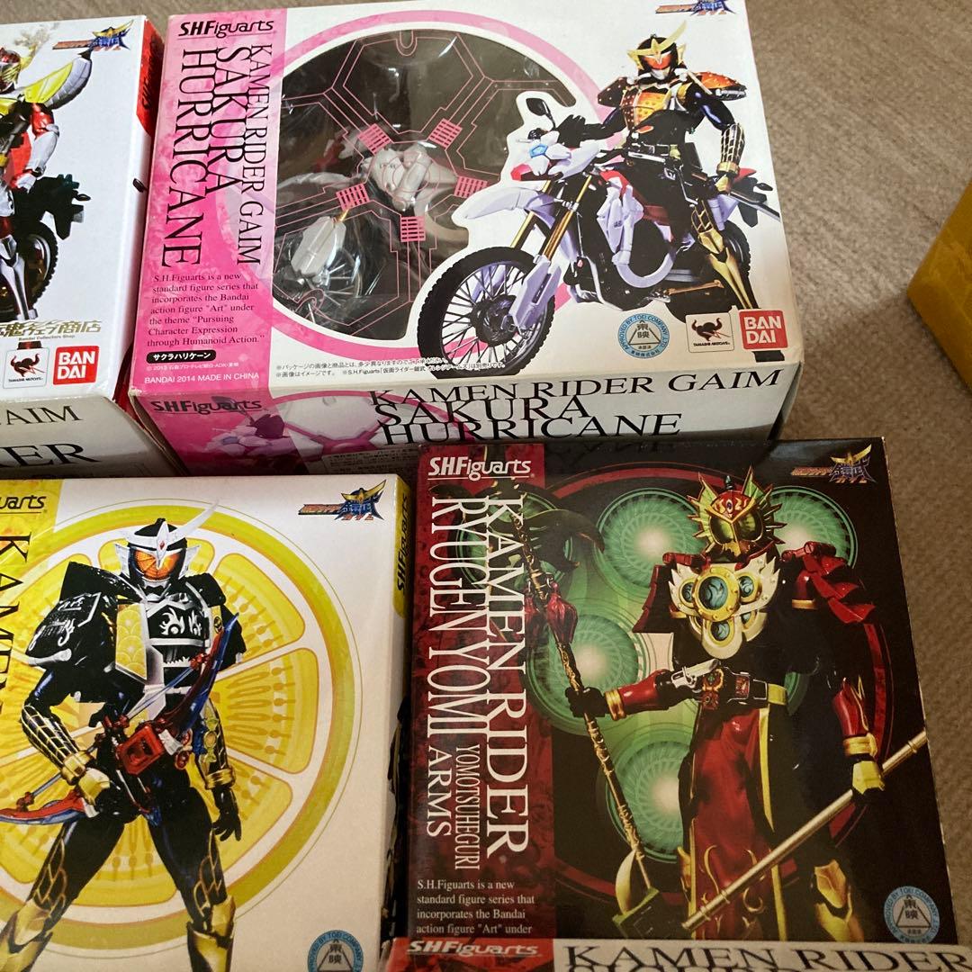 s.h.フィギュアーツ仮面ライダー 鎧武、グリドン　龍玄　バロン　まとめて