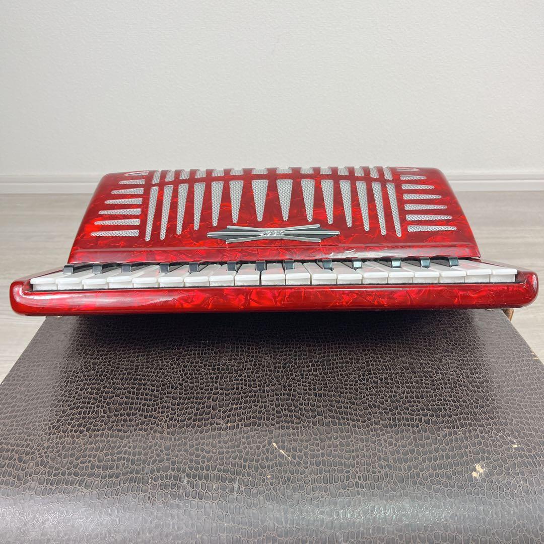 ★美品★YAMAHA ヤマハ アコーディオン 32鍵盤 8905 ケース付　鍵