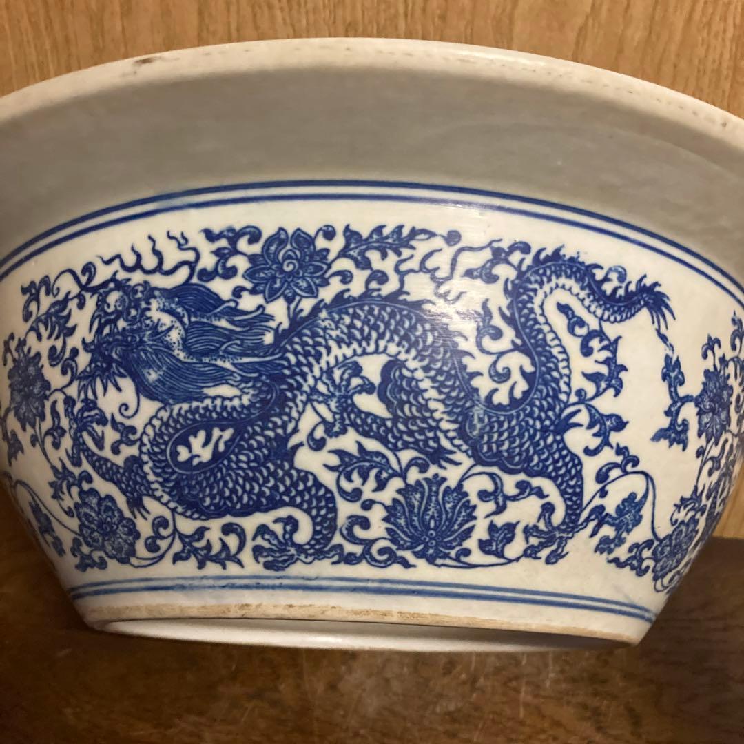 中国　染付　大鉢　龍花唐草図　大清乾隆年製銘