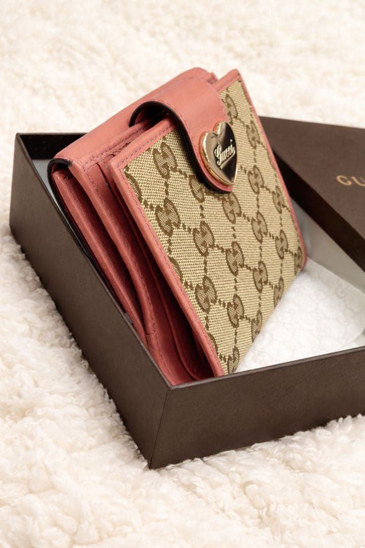 【新品・未使用】GUCCI グッチ　二つ折り財布 ラブリーハート　ピンク