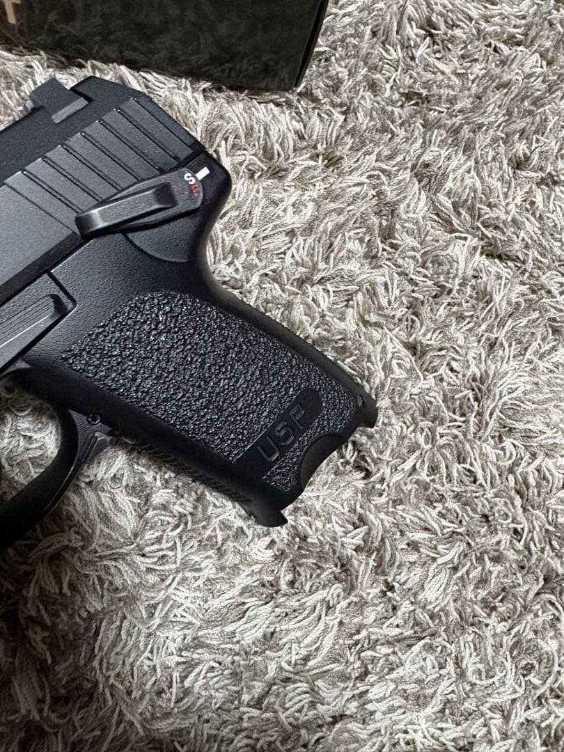 東京マルイ　ガスガン　USPコンパクト