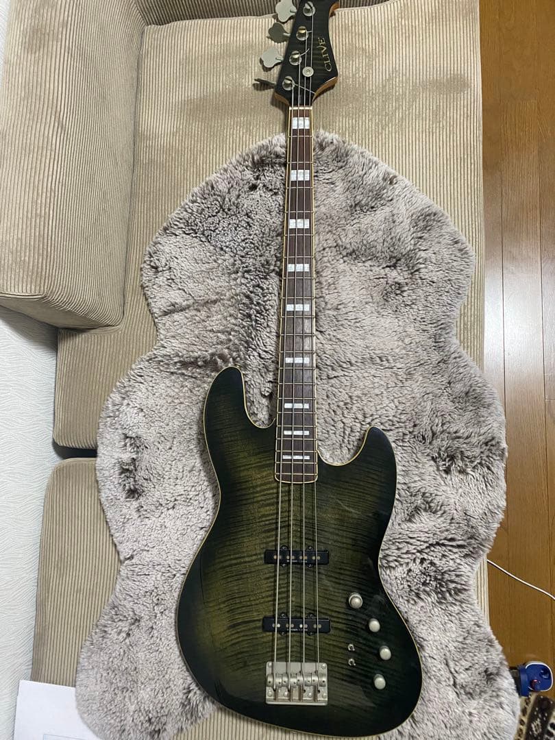 ベース CLIVE Sanctus M400