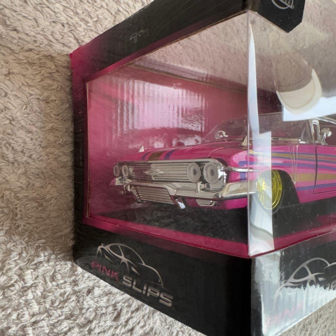 ジャダトイズ ピンクスリップ 1960 シボレー インパラ ローライダ　jada
