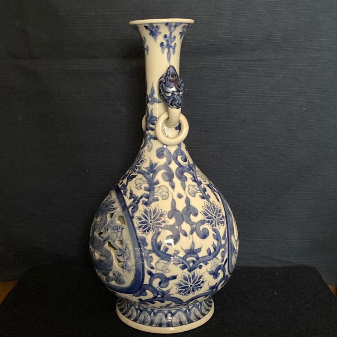 大明化成年製　青花奇獣不遊環雲龍鳳凰透文